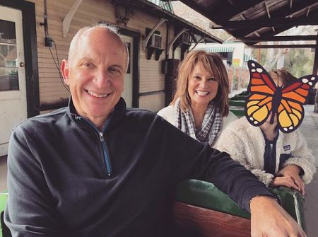   Hallie Gnatovich Vater und Mutter.