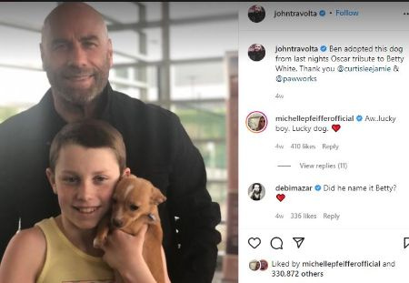 John Travolta com seu filho mais novo, Benjamin e Betty White's dog.