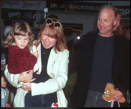 ed harris' daughter Lily Harris was born on May 3, 1993 (age 28 years).