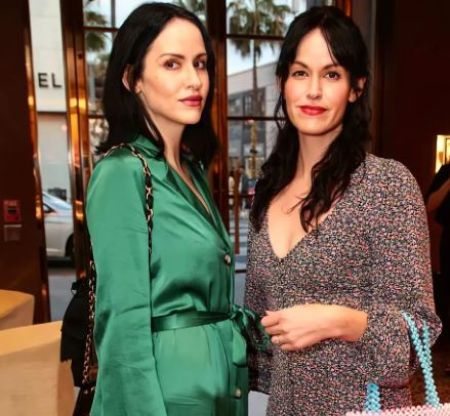 Fotógrafo, Lindsay Usich com sua irmã gêmea e designer, Ashley Usich.