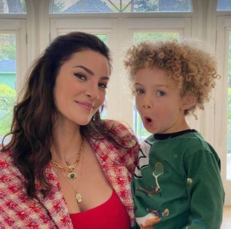 Modelo francés y Drake's baby mother Sophie Brussaux
