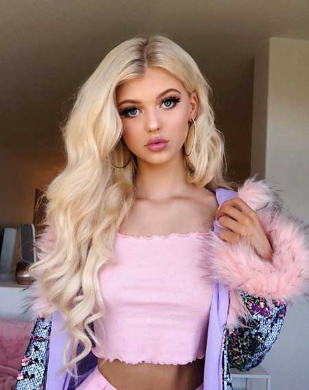   En la imagen, Loren Gray con el pelo suelto.