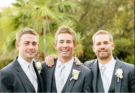 El difunto Paul Walker se parecía mucho a sus hermanos Caleb Walker y Cody Walker en términos de apariencia.