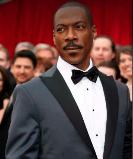   El actor nacido en Nueva York, Eddie Murphy, solía ganar alrededor de $ 20 millones por película en los años 80.
