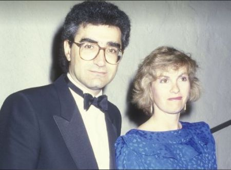La escritora canadiense Deborah Divine con su esposo, Eugene Levy, con quien se casó en junio de 1977.