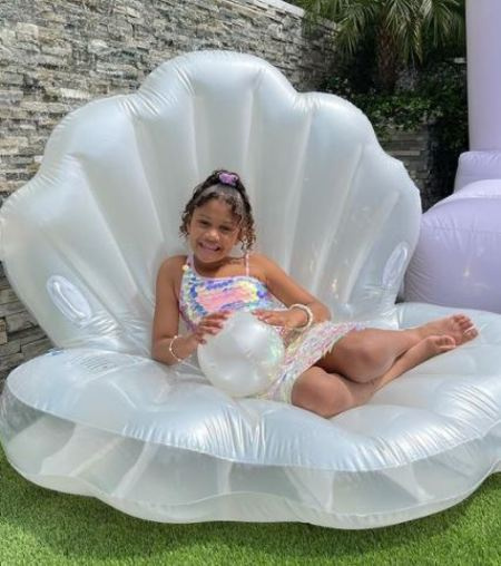 Algum tempo depois da notícia da gravidez, Daniela Rajic entrou com uma ação de paternidade contra George. Os testes mais tarde confirmaram que Daniela estava realmente grávida de Paul's child. Knowing this, Paul George filed for full custody of their daughter, Olivia who was born on May 1, 2014.