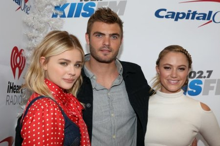 Chloë Grace Moretz com Alex Roe