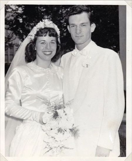 Millie Williams y Hugh Hefner el día de su boda