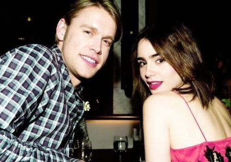 Acorde Overstreet con Lily Collins
