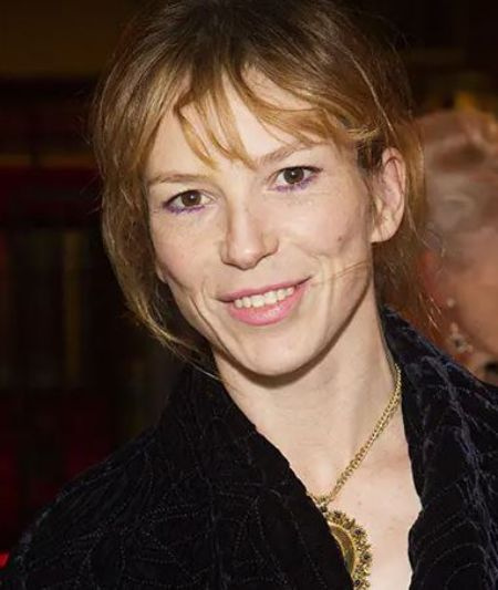 Semaines du chèvrefeuille' mother would take her to auditions in London when she was just six.