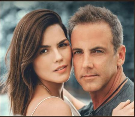 Karina Banda y Carlos Ponce iniciaron su relación el 14 de febrero de 2018, con su primera cita el 28 de mayo de ese año.