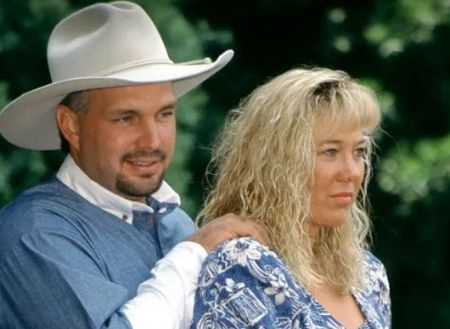 O cantor do No Fences, Garth Brooks, com sua ex-esposa, Sandy Mahl.