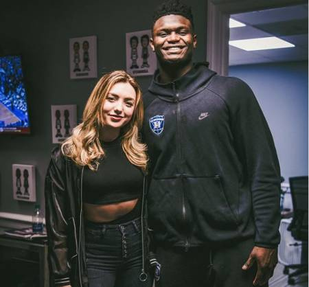 Peyton List y Zion Williamson