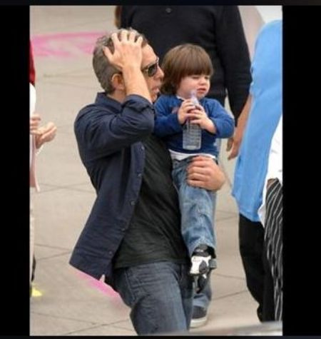 Tropic Thunder ator, Ben Stiller com ele e sua esposa atriz, Christine Taylor's son, Quinlin Dempsey Stiller.