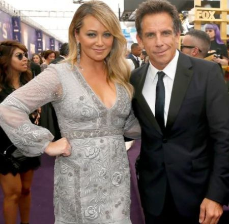 A atriz de Arrested Development Christine Taylor com o marido Ben Stiller em novembro de 2019.