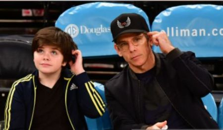 O ator de Zoolander Ben Stiller com seu filho, Quinlin Dempsey Stiller no Madison Square Garden em outubro de 2018.