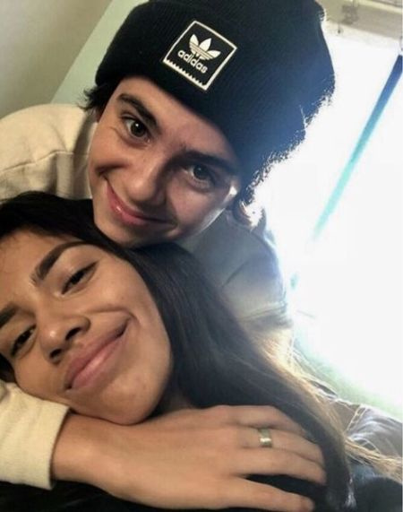 Jack Dylan Grazer con Ellie Hiyor
