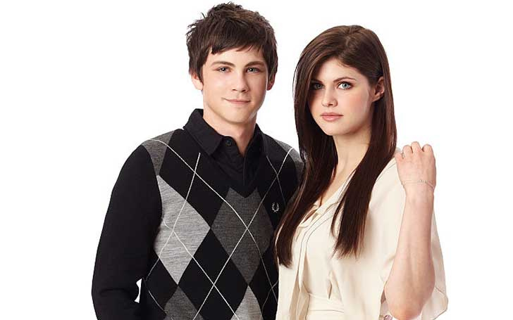 Alexandra Daddario é casada? Verdade sobre seu noivado com Logan Lerman