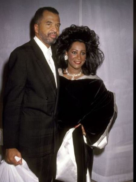 Ex-vocalista e vocalista do grupo vocal Patti LaBelle and the Bluebelles, Patti LaBelle com seu ex-marido, Armstead Edwards.
