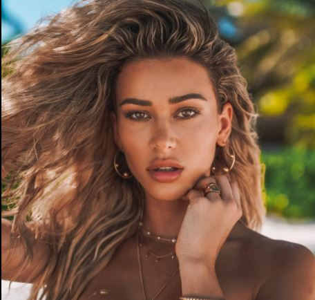 Cindy Prado, modelo do Instagram de ascendência cubano-espanhola.