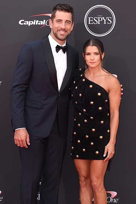 Aaron Rodgers e sua namorada Danica Patrick
