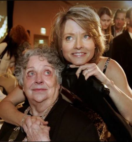 Un de Jodie Foster's parents, Evelyn with her daughter Jodie in Dec 2007
