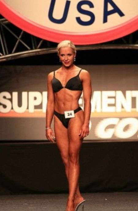   Cara Kokenes era una modella di fitness e ha vinto diversi titoli