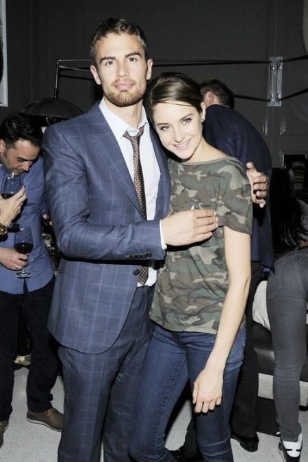 Shailelne Woodley e suposto namorado Theo James