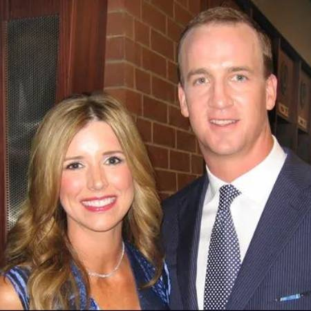   L'ex calciatore americano Peyton Manning e sua moglie Ashley Thompson