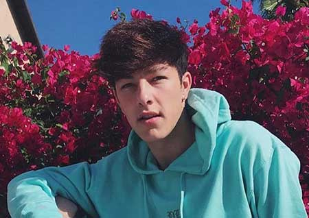 TikTok estrella Tayler Titular