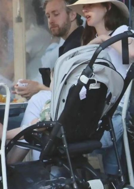 Anne Hathaway y Adam Shulman's son, Jack Shulman was born in November 2019