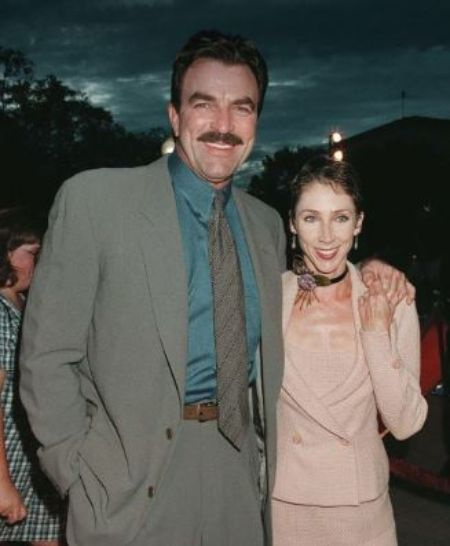 La actriz invitada de Urgencias, Jillie Mack, con su esposo y la estrella de Magnum PI, Tom Selleck.