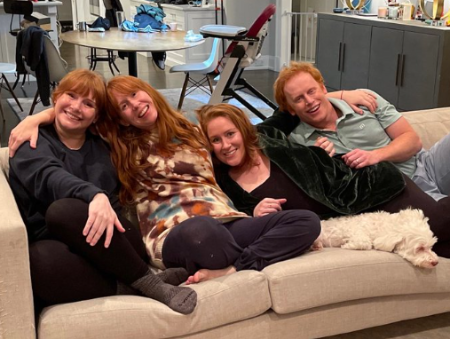 Jocelyn Howard y sus tres hermanos