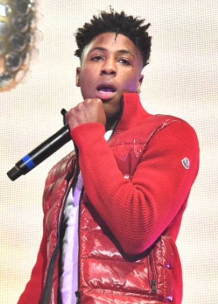 Nel 2018, Bhabie ha scattato un video in cui YoungBoy era sdraiato accanto a lei nel letto