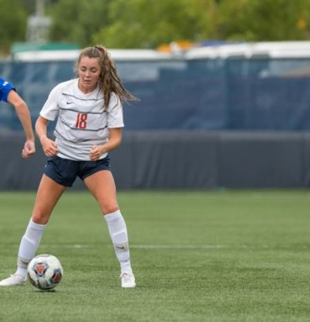   Un joueur de football universitaire pour Wheaton Thunder Morgan Kay Beamer