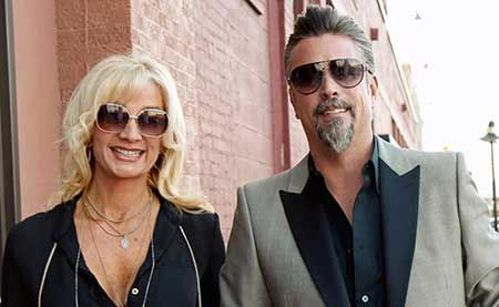 A esposa de Richard Rawlings, Suzanne Rawlings