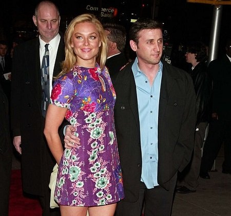 Dan Abrams salió anteriormente con Elisabeth Rohm.