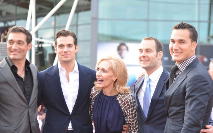   L'étrange relation qu'Henry Cavill partage avec ses frères