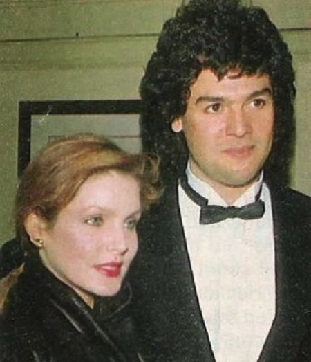 La actriz de Naked Gun, Priscilla Presley, con su exnovio y exguionista, Marco Garibaldi. (1)
