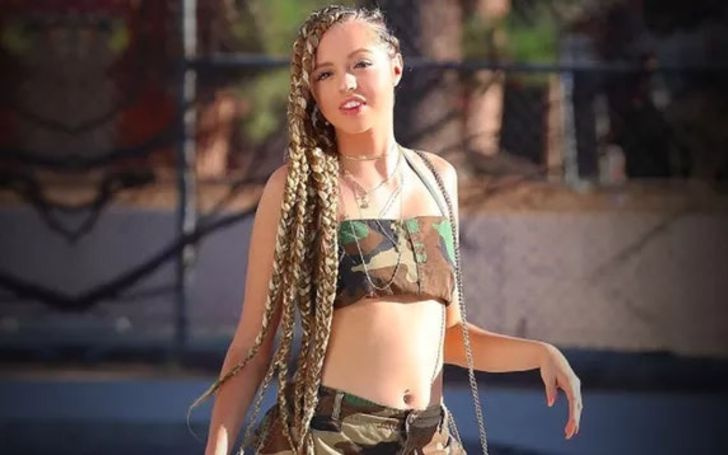 Woah Vicky a-t-elle un petit ami ? Tout sur le mannequin de 20 ans