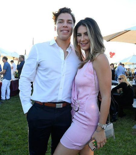 Joseph Baena com sua namorada Nicky Dodaj