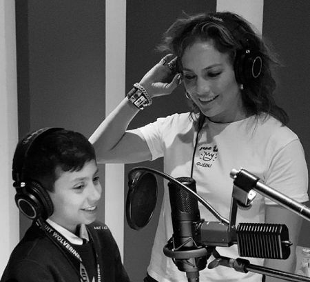 Maximilian e sua mãe no estúdio