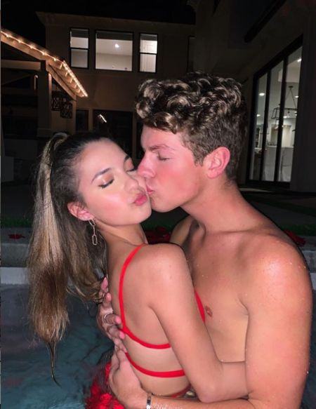 Una publicación de Lexi Rivera con Ben Azelart en el Día de San Valentín