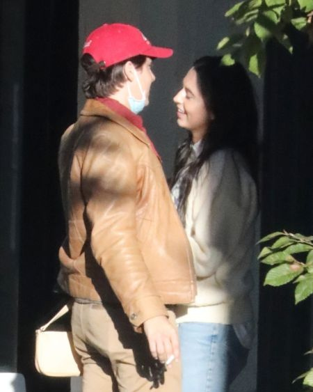 Ari Fournier novio Cole Sprouse