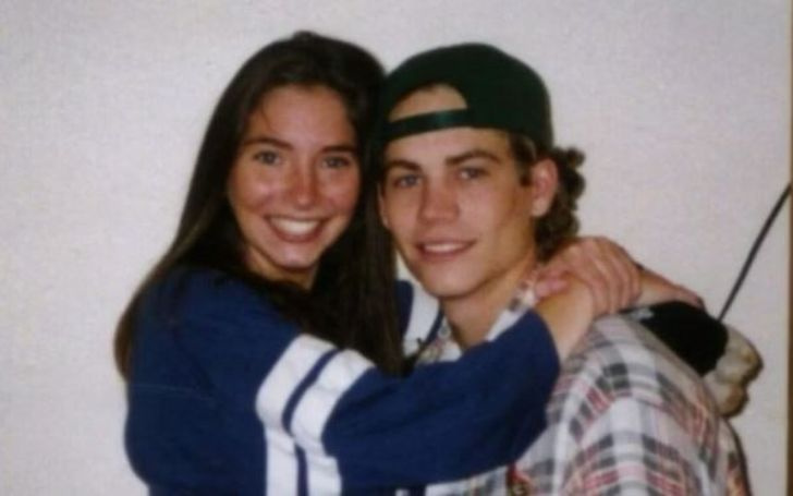   Quelle est la valeur nette de Rebecca Soteros? Ses revenus et sa relation