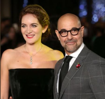 Easy A actor Stanley Tucci con su esposa y agente literario británico y Matteo Oliver Tucci's mom, Felicity Blunt.