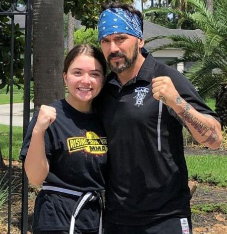   Skye Frank hat drei Geschwister