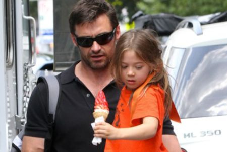   Vencedor do Emmy, Hugh Jackman com sua filha mais nova
