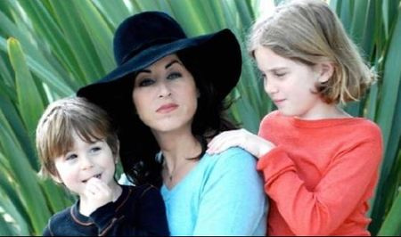   Taj Cross è il figlio di Christina Karras. Ha anche una sorella di nome Cammy Cross.