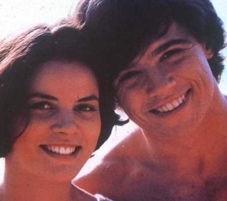 Raquel Welch's daughter, Tahnee Welch returned to the US and shortly after she got a part in Ron Howard's summer blockbuster Cocoon (1985).